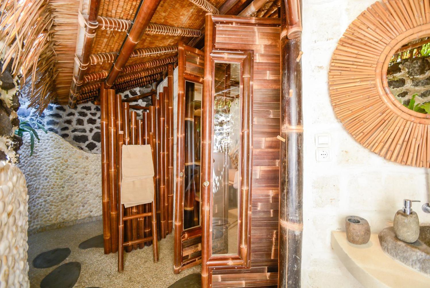 Le Bamboo Bali Villa Uluwatu Rum bild